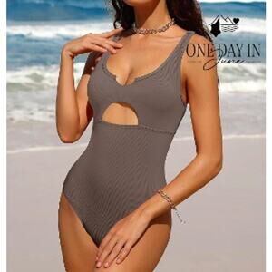 Charmo Ribbed Keyhole One Piece Swimsuit Size S